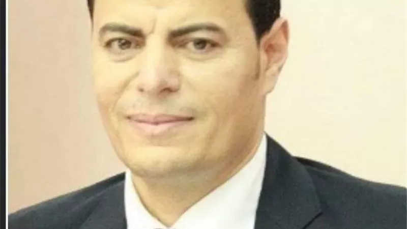 أستاذ البلاغة بجامعة الوادى الجديد مراجعا علميا بمجلة العلوم الأمريكية .صور