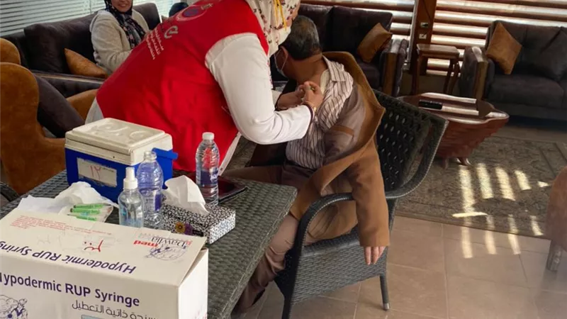 تطعيم المستشارين والعاملين بنادي قضاة الزقازيق بلقاح كورونا..صور