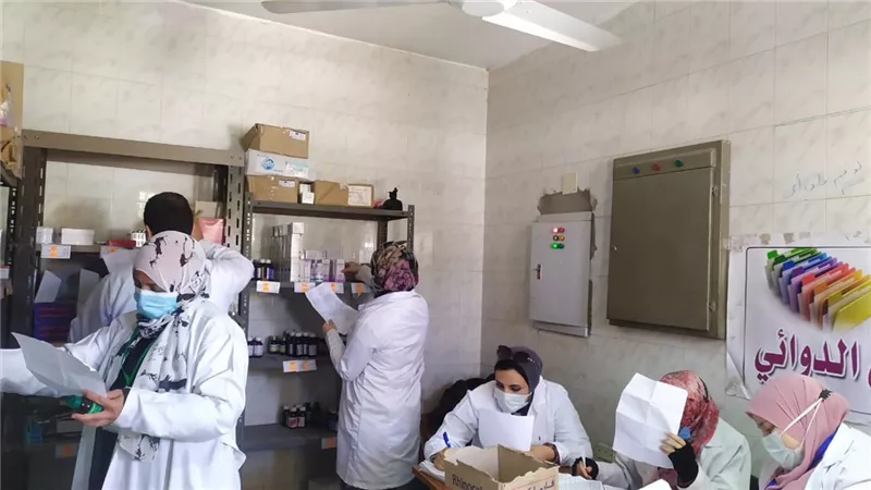 قافلة طبية تفحص 1568مواطناُ بطنسا في بني سويف..صور