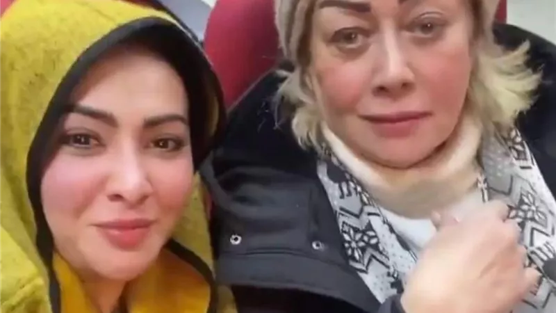 شاهد.. ميرهان حسين و هالة فاخر من كواليس مسرحية عائلة كازانوفا