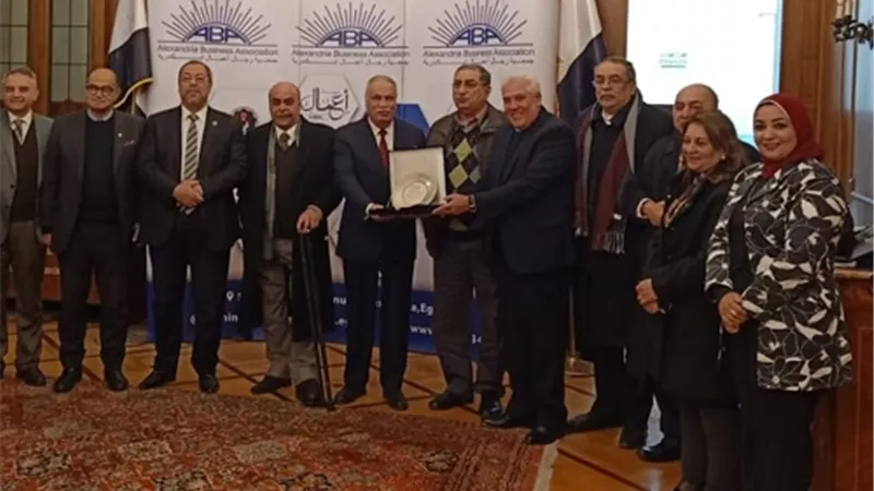 جمعية رجال الأعمال تكريم مدير القوي العاملة بالإسكندرية