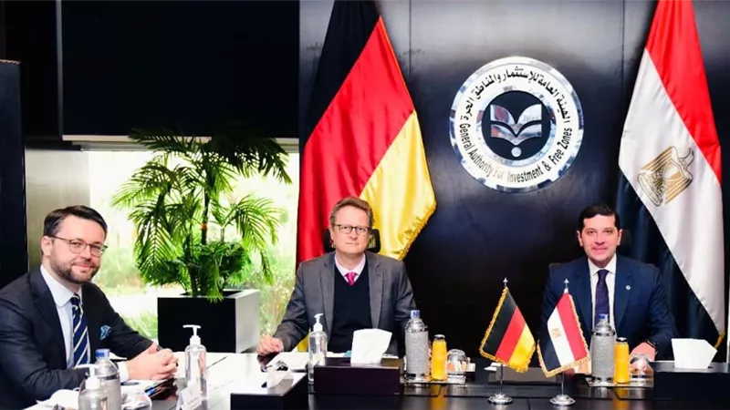 الرئيس التنفيذي لهيئة الاستثمار يبحث التعاون مع سفير ألمانيا بالقاهرة