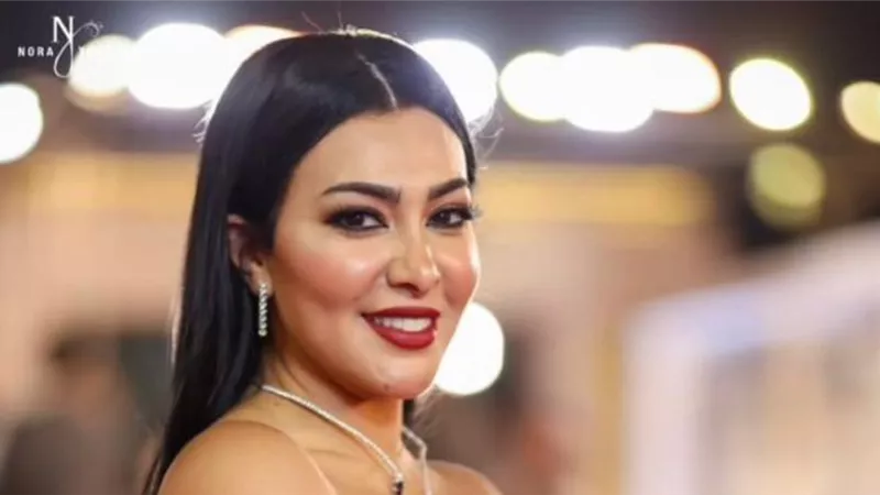 ميرهان حسين تحتفل بعيد ميلاد نبيلة عبيد: 