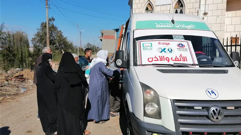 القوافل الطبية المجانية تواصل عملها بقرى دمياط