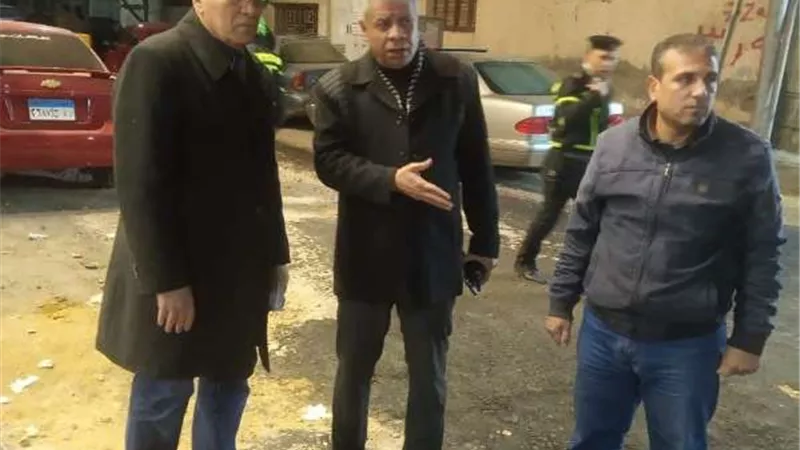 محافظ الشرقية يُتابع أعمال الرصف والتطوير الجارية بشارع طلبة عويضة