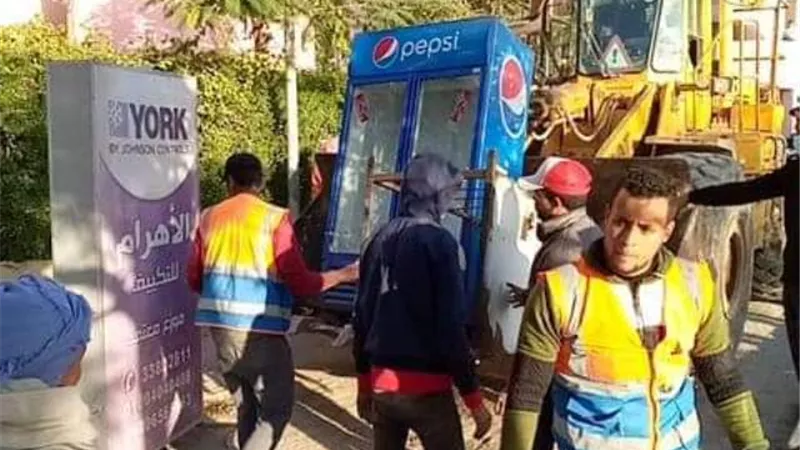 جهاز مدينة حدائق أكتوبر ينفذ عدة حملات لإزالة الإشغالات والمخالفات.. بالصور