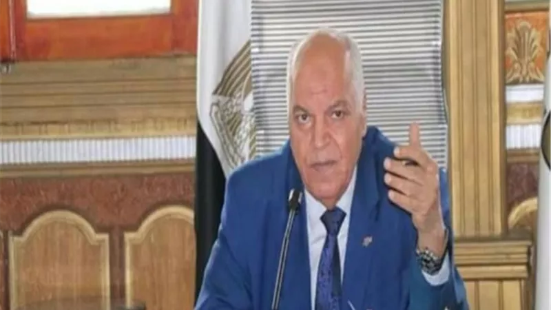 نقيب المعلمين يهنئ الرئيس والشعب المصرى ويشيد بدور رجال الشرطة فى حماية الوطن