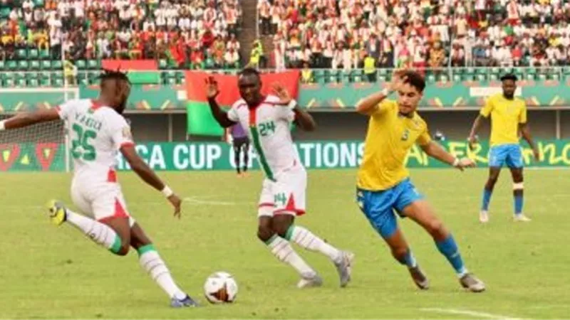 الوقت الاضافى يحسم تذكرة الصعود .. الجابون خطفت التعادل القاتل من بوركينا فى الثوانى الاخيرة