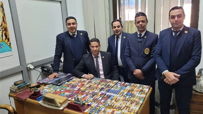 جمارك مطار شرم الشيخ تحبط تهريب 290 سيجارة إلكترونية مع راكب أرميني