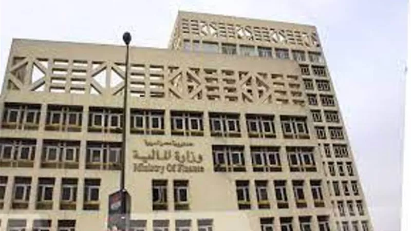 اليوم .. بدء صرف مرتبات الموظفين بالدولة