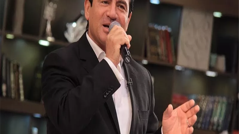 محمد ثروت: عملت 10 أغانى دينية برمضان وكنت أول من قدم الليالى المحمدية