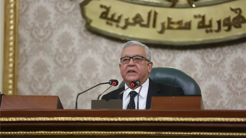 البرلمان يناقش تقرير اللجان المشتركه بشأن مشروع قانون المنشآت الفندقية والسياحية