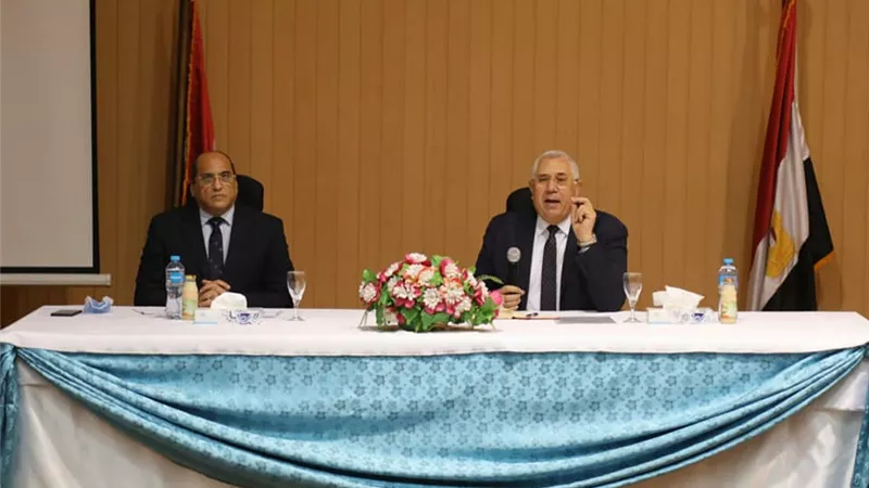 وزير الزراعة يبحث مع قيادات الإصلاح الزراعي رفع كفاءة الأصول ومشروعات تحديث الري وتحصيل المديونيات