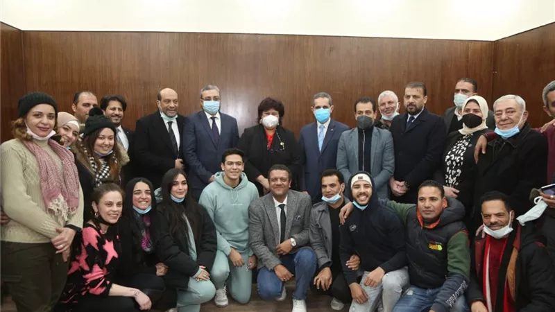وزيرة الثقافة ومحافظ الغربية يفتتحان مسرح 23 يوليو بالمحلة الكبرى ..صور