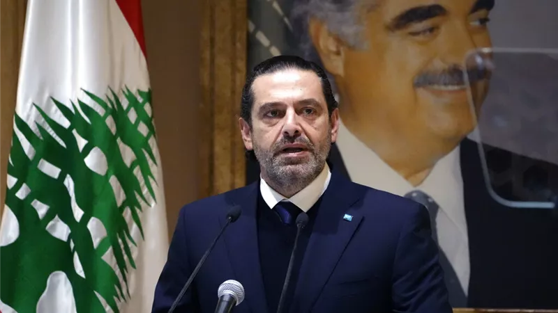 شاهد.. سعد الحريري يودع الحياة السياسية اللبنانية باكياً