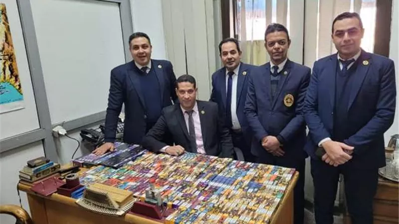 جمارك مطار القاهرة الدولي تضبط محاولتي تهريب أقراص مخدرة و مستحضرات التجميل