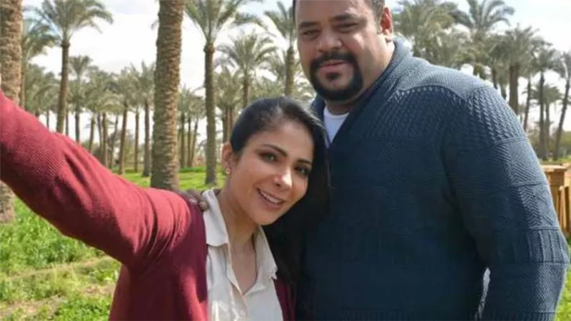 محمد ممدوح يدعم منى زكى