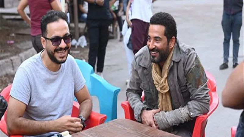 عمرو سعد يداعب بيتر ميمي: مخرج عالمي والأخير يرد