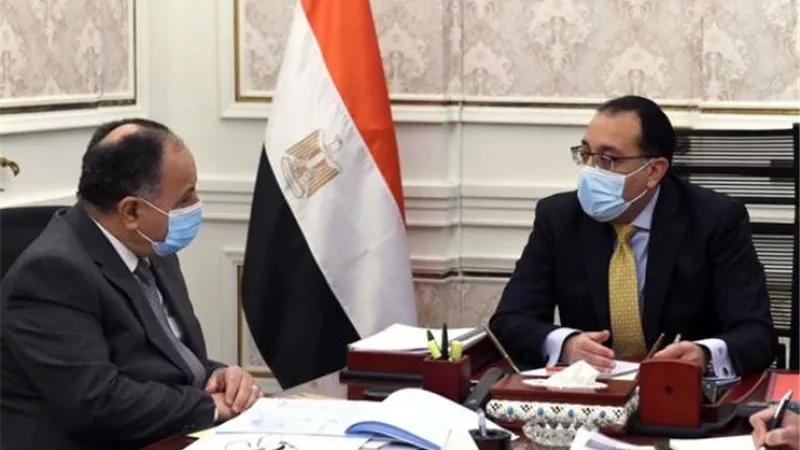 رئيس الوزراء يتابع مع وزير المالية إجراءات إصدار الصكوك السيادية