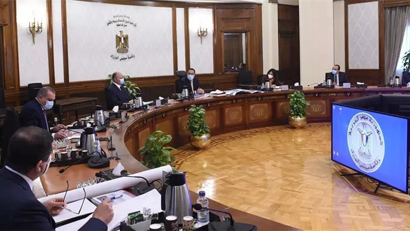 رئيس الوزراء يتابع إجراءات تسكين أهالي المناطق غير الآمنة في المشروعات السكنية الجديدة