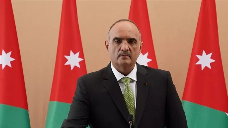 رئيس الوزراء الأردني يبحث التعاون مع وزير النقل الفلسطيني