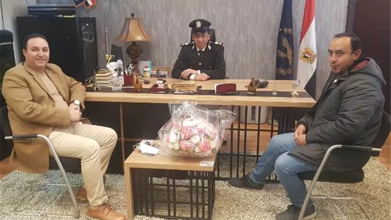 رئيس جهاز الشروق يقدم التهنئة بعيد الشرطة لقيادات الأمن فى المدينة.. بالصور
