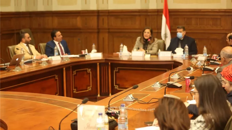 محمود عصام يسأل الحكومة عن خطة الحفاظ على شواطئ الإسكندرية.. ووزيرة التخطيط ترد