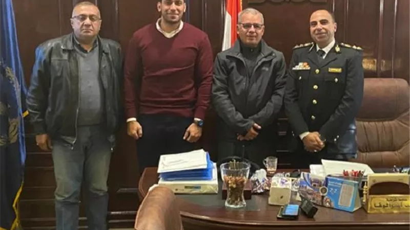 رئيس جهاز العبور الجديدة يهنئ قيادات الأمن فى المدينة بعيد الشرطة
