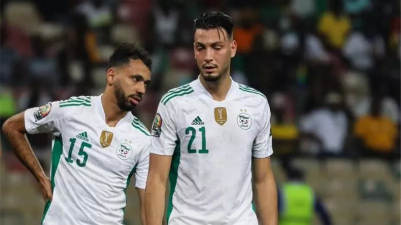 تغريم منتخب الجزائر بسبب سلوك جماهيره عقب مباراة كوت ديفوار