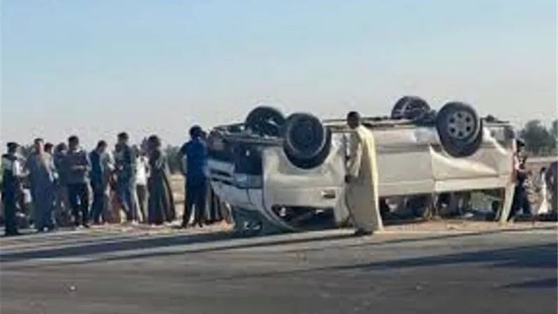 بالاسماء .. اصابة 12 فى انقلاب ميكروباص بالصحراوى الشرقى