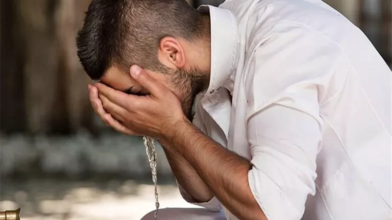 الوضوء بالماء المختلط بالصابون..ما حكمه؟