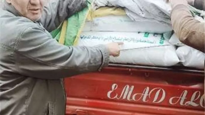 تموين ههيا يضبط 2 طن كيماوي نيترات محمل على سيارة نصف نقل بقرية السلامون