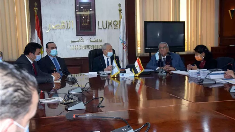 محافظ الأقصر يلتقى رئيس مجلس إدارة الهيئة العامة للتخطيط العمرانى لعرض المخطط الإستراتيجى