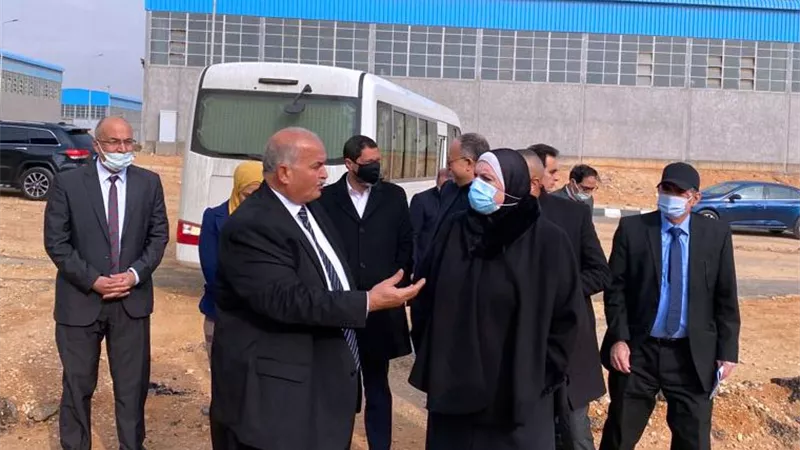 نيفين جامع: إنجاز 90% من أعمال إنشاءات منطقة الـ100 مصنع للمنتجات تامة الصنع