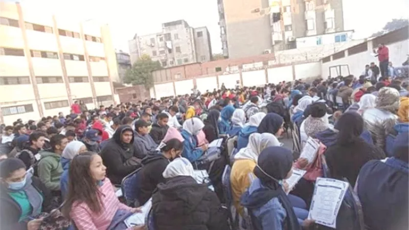المدرسون تاجروا بالامتحانات.. والموجهون فشلوا في وضع أسئلة متوازنة