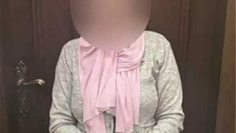 ربة منزل تخطف رضيعاً من أمه لإرضاء زوجته