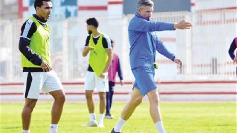 تفاصيل جلسة كارتيرون مع لاعبى الزمالك قبل مواجهة سيراميكا