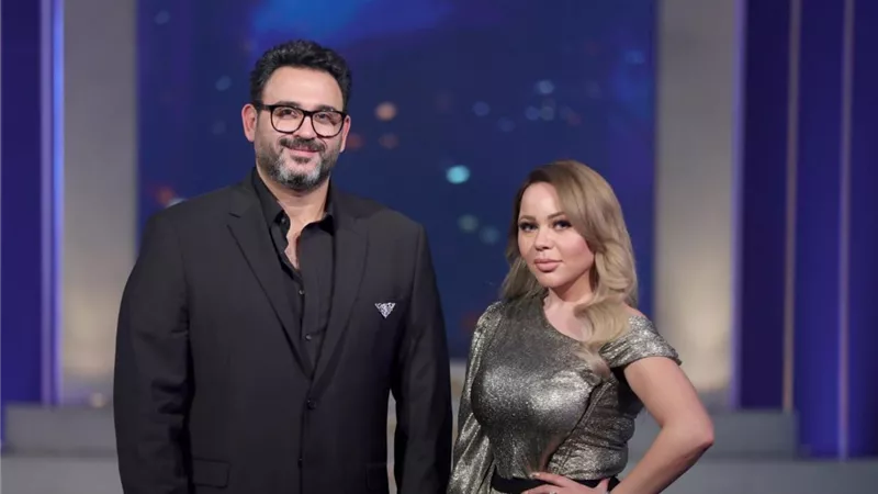 الخميس.. أكرم حسني يكشف أسراره في حياته الفنية ببرنامج 