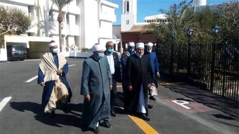 رئيس الإدارة المركزية لمنطقة جنوب سيناء الازهرية يقدم التهنئة بعيد الشرطة