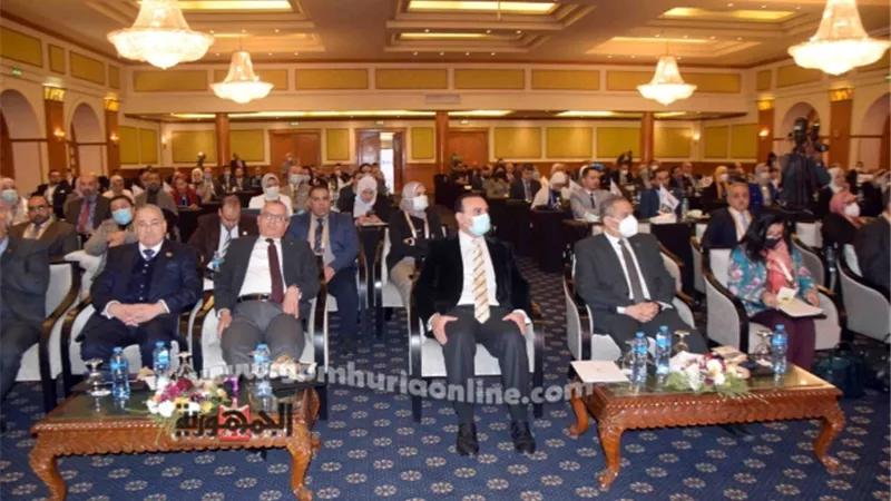 نائب محافظ الأقصر يفتتح فعاليات الملتقى الحوارى الثانى حول صناعة الدواء