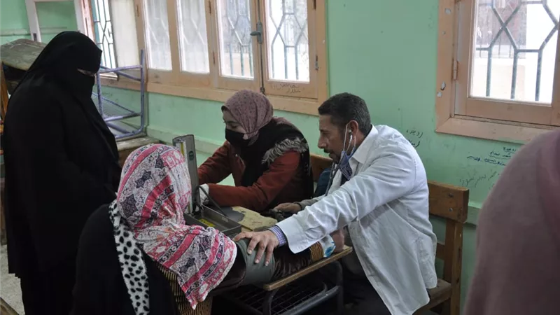 جامعة كفر الشيخ تواصل قوافلها الطبية ضمن 