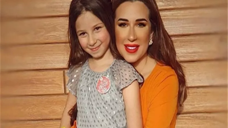 تعافى أسما شريف منير وابنتها من فيروس كورونا