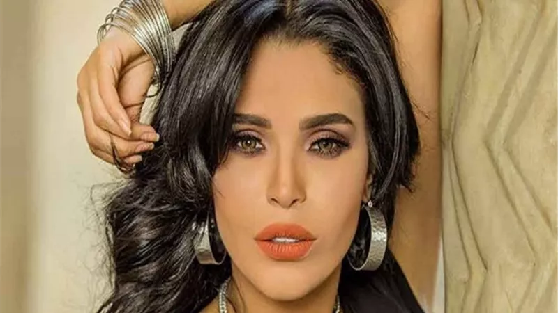 أمينة تثير قلق جمهورها: 