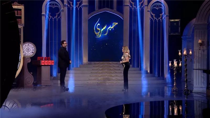 أكرم حسني : 