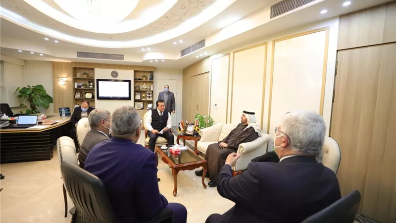 وزير التعليم العالي يبحث سبل التعاون مع مؤسسة محمد بن راشد آل مكتوم
