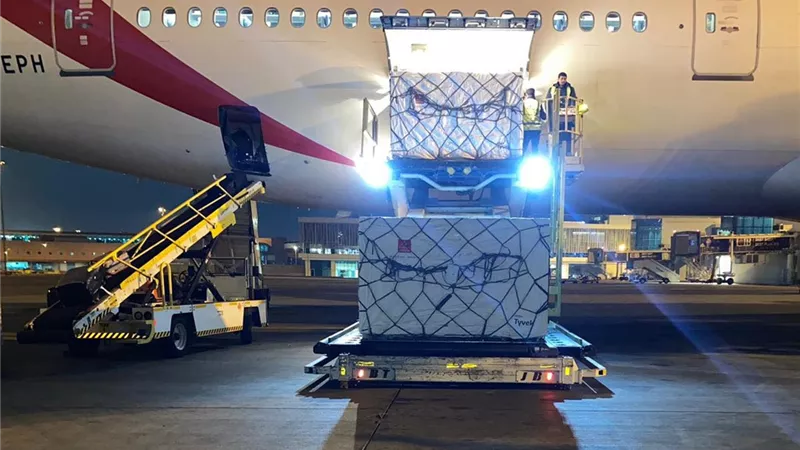 الصحة :استقبال 3 ملايين و 999 ألف جرعة من لقاح «أسترازينيكا» من المملكة المتحدة
