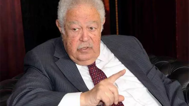 نقيب المحامين يخاطب وزير التموين بشأن تأمين ايصالات رسوم دمغات التصديق على العقود