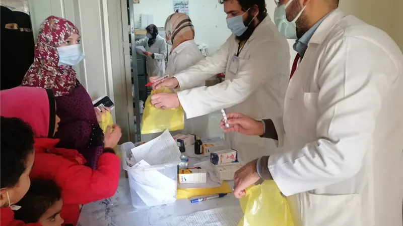 علاج ١٤٨٦ مريضا بالمجان في قافلة طبية بدمياط