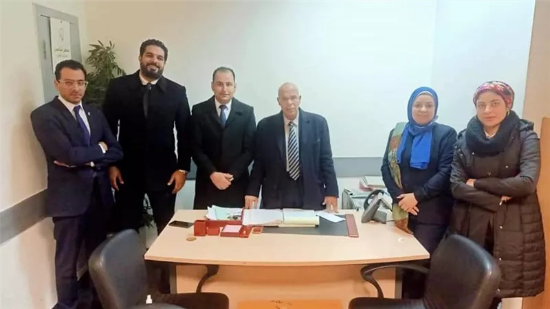 جمارك المطار تضبط محاولتى تهريب عدد من الأسلحة البيضاء والصواعق و المواد المخدرة