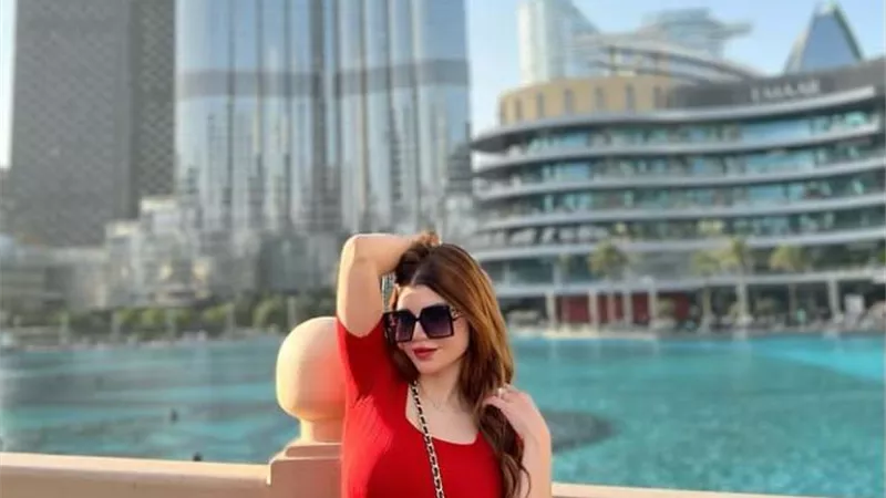 ياسمين الخطيب تتألق في أحدث ظهور من دبى